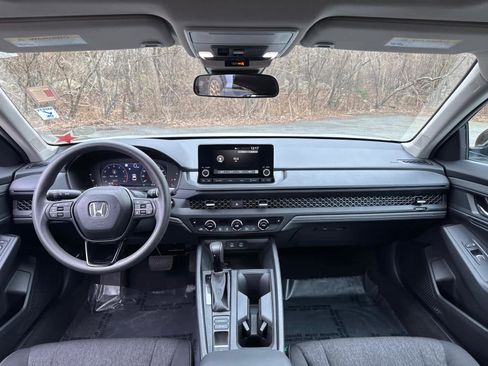 Used 2025 Honda Accord SE image 34