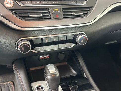 Used 2024 Nissan Altima 2.5 SR FWD image 23