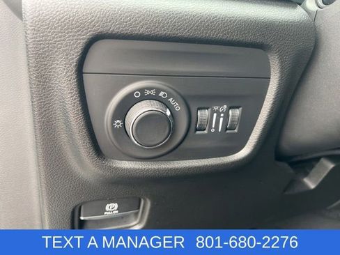 Used 2023 Jeep Grand Cherokee Altitude AWD/4WD image 13
