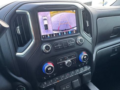 Used 2023 GMC Sierra 2500 AT4 w/ AT4 Premium Plus Package AWD/4WD image 9