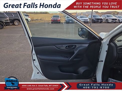 Used 2019 Nissan Rogue S image 10