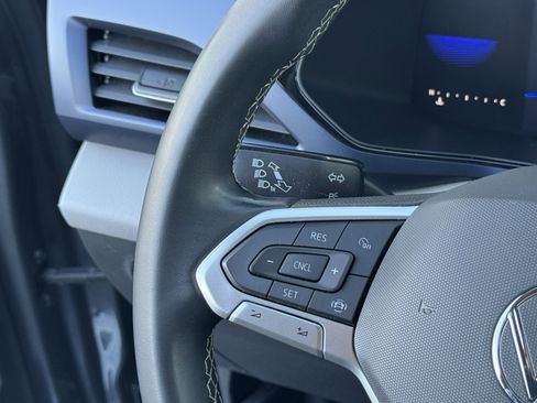 Used 2022 Volkswagen Taos SE image 20