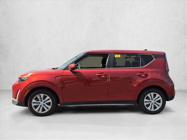 Used 2023 Kia Soul LX FWD image 8