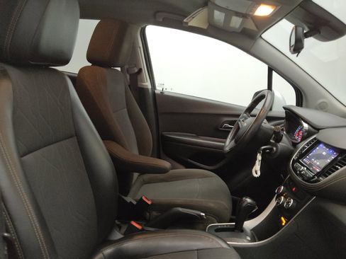 Used 2022 Chevrolet Trax LS w/ Tint and Cruise Package FWD image 21