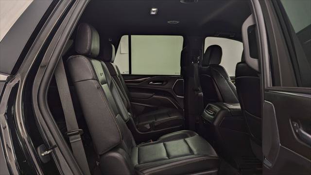 Used 2023 Cadillac Escalade Luxury w/ LPO, Floor Liner Package RWD image 17