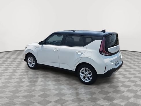 Used 2024 Kia Soul S FWD image 6