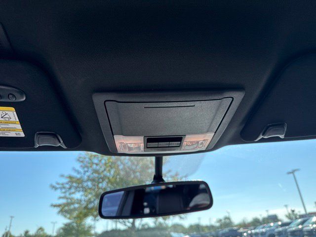 Used 2018 Ford Explorer XLT w/ Equipment Group 202A FWD image 23