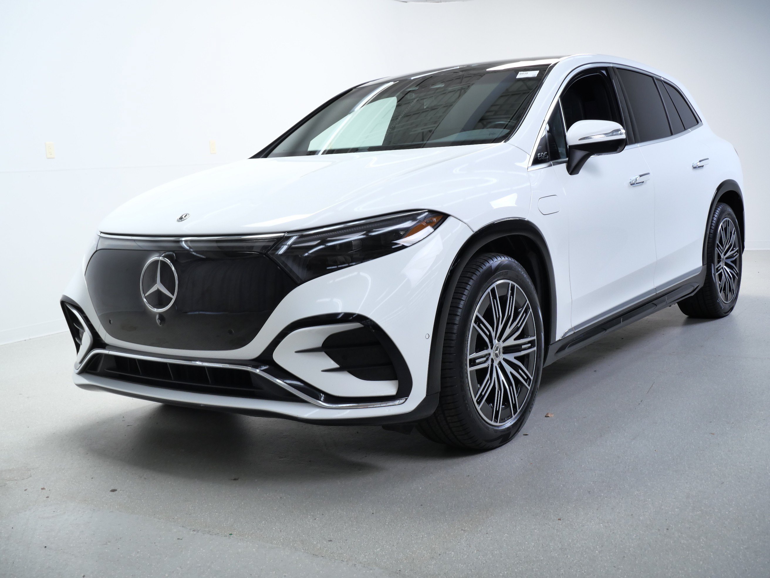 Certified 2023 Mercedes-Benz EQS 580 4MATIC SUV image 11