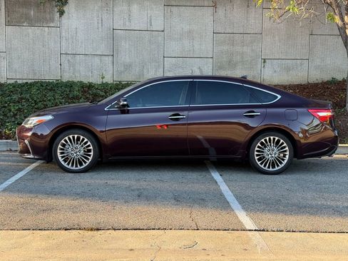 Used 2016 Toyota Avalon Limited image 10