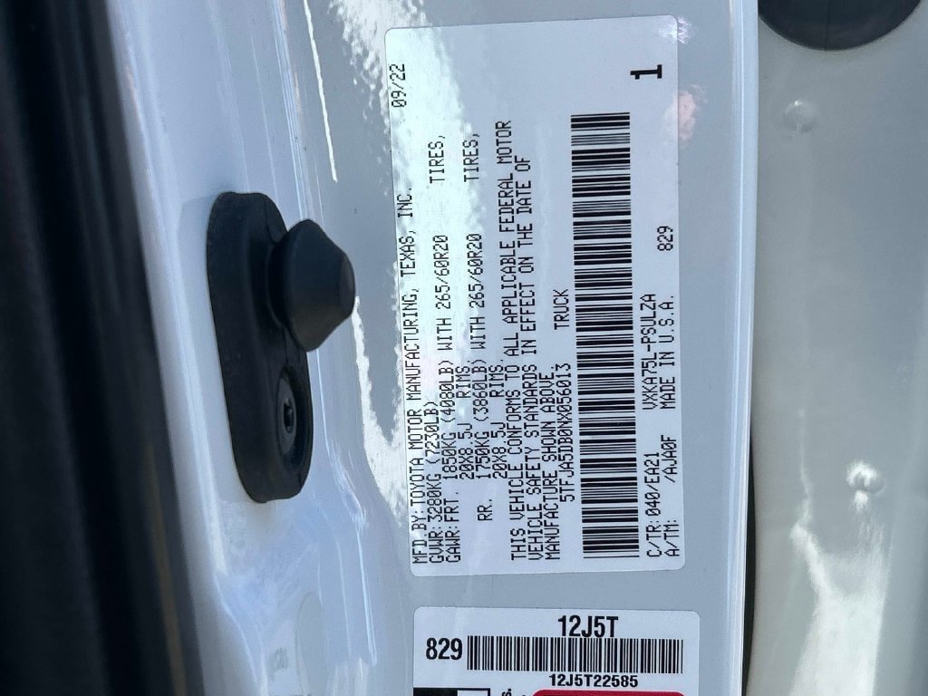 Used 2022 Toyota Tundra Limited w/ TRD Off-Road Package AWD/4WD image 11