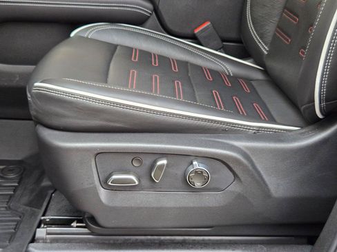 Used 2026 GMC Yukon AT4 Ultimate w/ LPO, Floor Liner Package AWD/4WD image 29