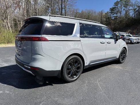 Used 2024 Kia Carnival SX Prestige image 5