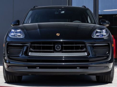 Certified 2026 Porsche Macan S AWD/4WD image 8