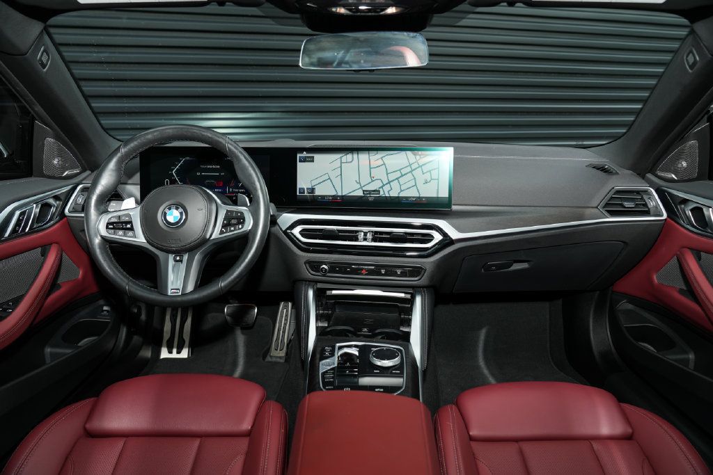 Used 2024 BMW M440i Convertible RWD image 30