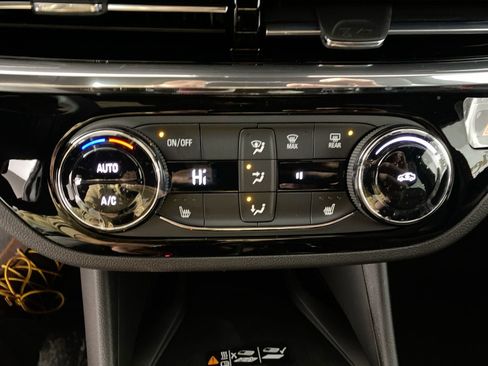 Used 2026 Buick Envista Sport Touring w/ Convenience I Package FWD image 18