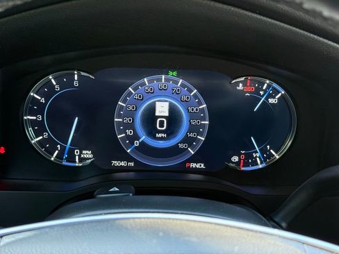 Used 2020 Cadillac Escalade Premium Luxury image 15