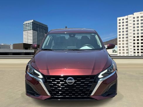Used 2023 Nissan Altima 2.5 SV image 2