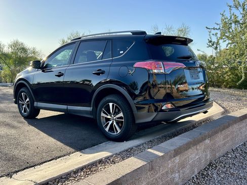 Used 2018 Toyota RAV4 XLE image 5