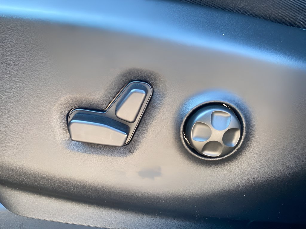Used 2026 Chrysler Pacifica Select FWD image 10