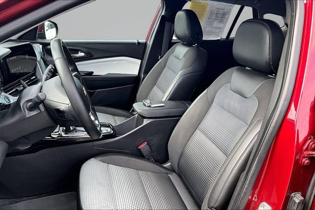 Used 2024 Chevrolet Trax LT w/ Driver Confidence Package FWD image 24