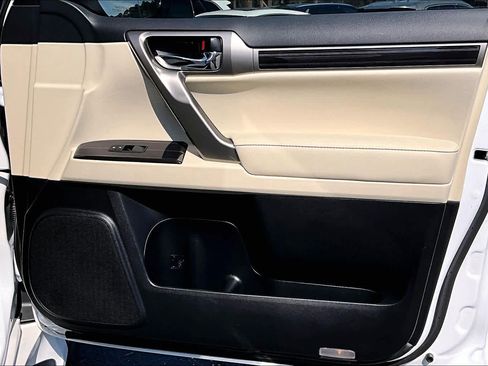 Used 2021 Lexus GX 460 Premium w/ Premium Package image 21