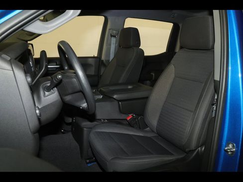 Used 2022 Chevrolet Silverado 1500 Custom Trail Boss AWD/4WD image 22