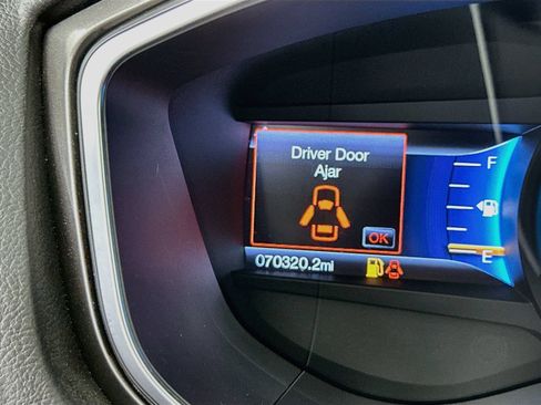 Used 2017 Ford Fusion SE w/ Equipment Group 201A FWD image 13