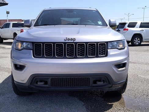 Used 2016 Jeep Grand Cherokee Laredo 75th Anniversary image 11