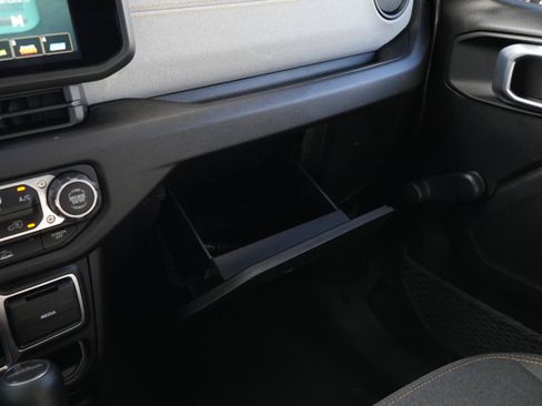Used 2024 Jeep Gladiator Sport AWD/4WD image 24