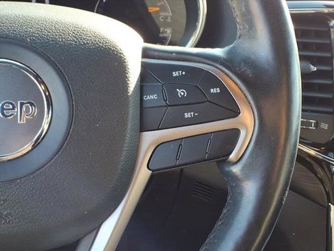 Used 2021 Jeep Grand Cherokee Laredo X image 18