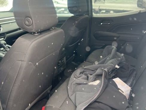 Used 2023 GMC Canyon Elevation image 7