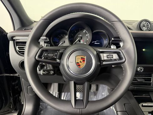 Certified 2026 Porsche Macan AWD/4WD image 28