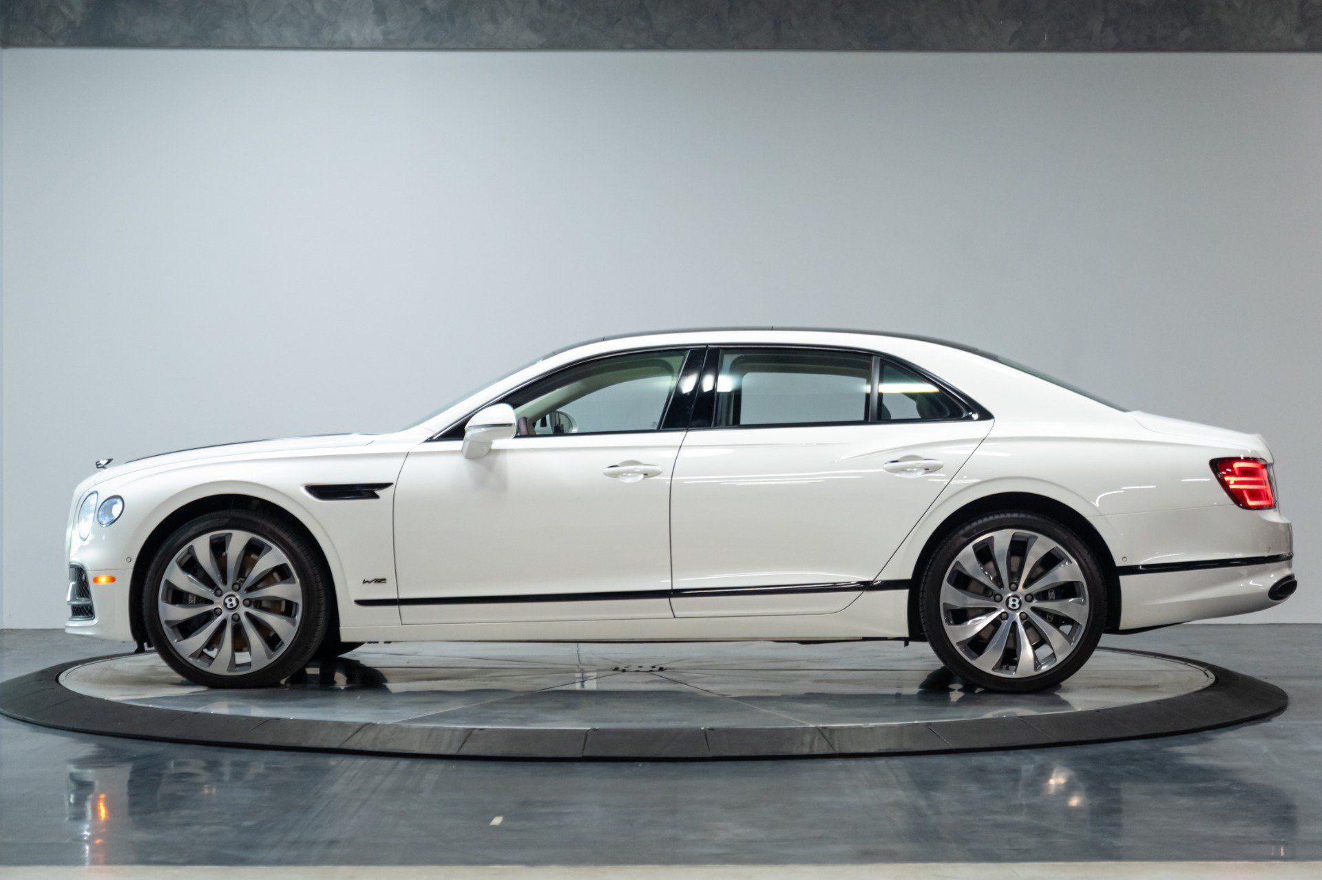 Used 2021 Bentley Flying Spur W12 AWD/4WD image 26