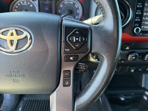 Used 2020 Toyota Tacoma TRD Off-Road AWD/4WD image 44