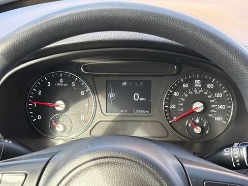 Used 2017 Kia Sorento LX image 20