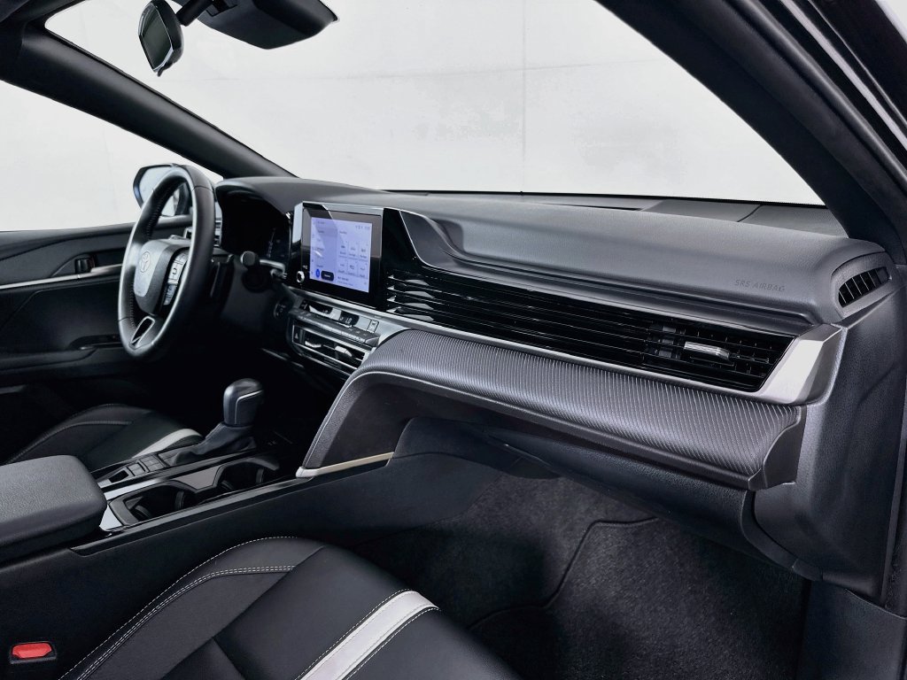 Used 2025 Toyota Camry SE FWD image 27