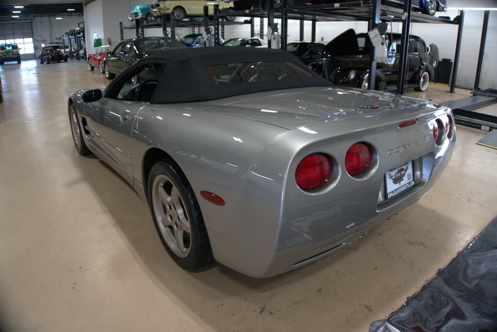 Used 2001 Chevrolet Corvette Convertible w/ Preferred Equipment Group2 RWD image 3
