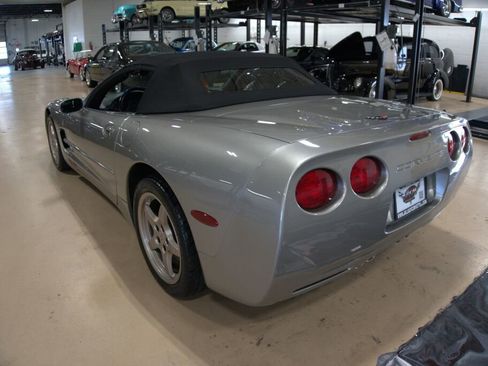 Used 2001 Chevrolet Corvette Convertible w/ Preferred Equipment Group2 image 3