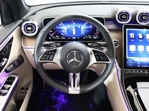 Used 2025 Mercedes-Benz GLC 350e 4MATIC w/ Advanced USB Package image 5