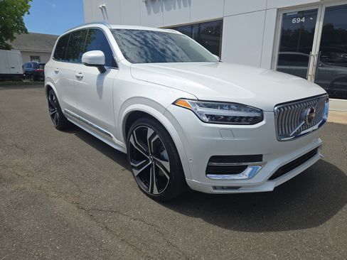 Certified 2024 Volvo XC90 B6 Ultimate w/ Lounge Package AWD/4WD image 5
