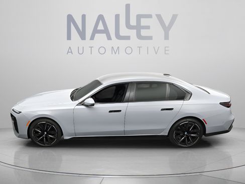 Used 2023 BMW 760i xDrive w/ Executive Package AWD/4WD image 5