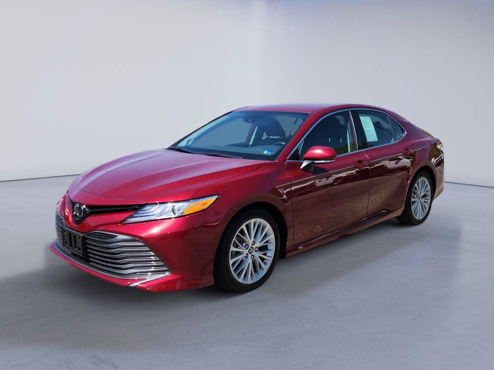Used 2019 Toyota Camry XLE w/ Navigation Package FWD image 7