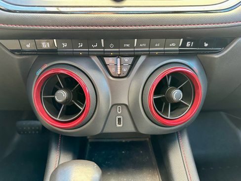 Used 2019 Chevrolet Blazer RS w/ Sun and Wheels Package image 29