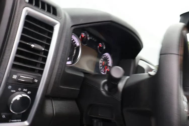 Used 2022 RAM 1500 Classic SLT w/ Electronics Group AWD/4WD image 19
