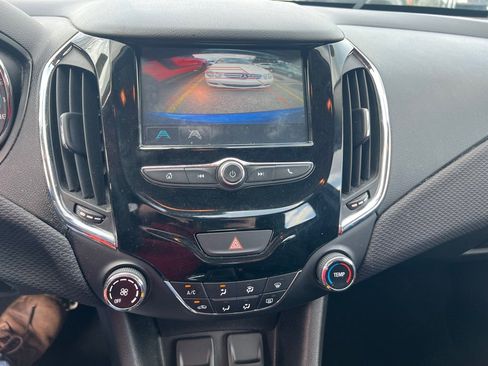 Used 2016 Chevrolet Cruze LT image 8