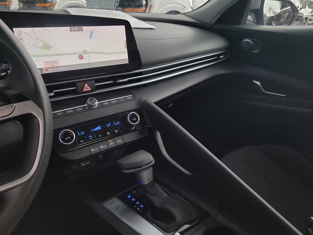 Used 2024 Hyundai Elantra SEL FWD image 20