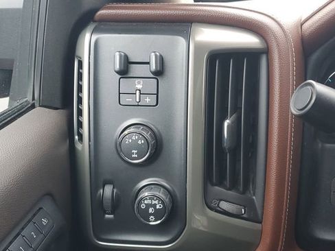 Certified 2015 Chevrolet Silverado 2500 High Country w/ Duramax Plus Package image 19