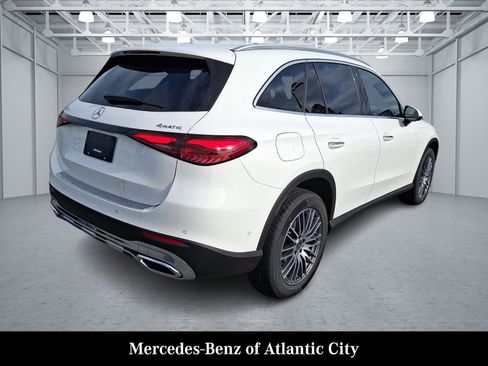 Used 2026 Mercedes-Benz GLC 300 4MATIC image 4
