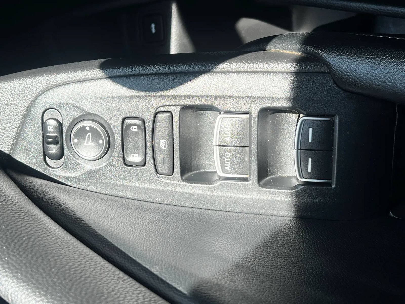 Used 2018 Honda Accord Sport image 21