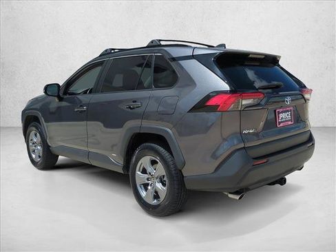 Used 2022 Toyota RAV4 XLE AWD/4WD image 8